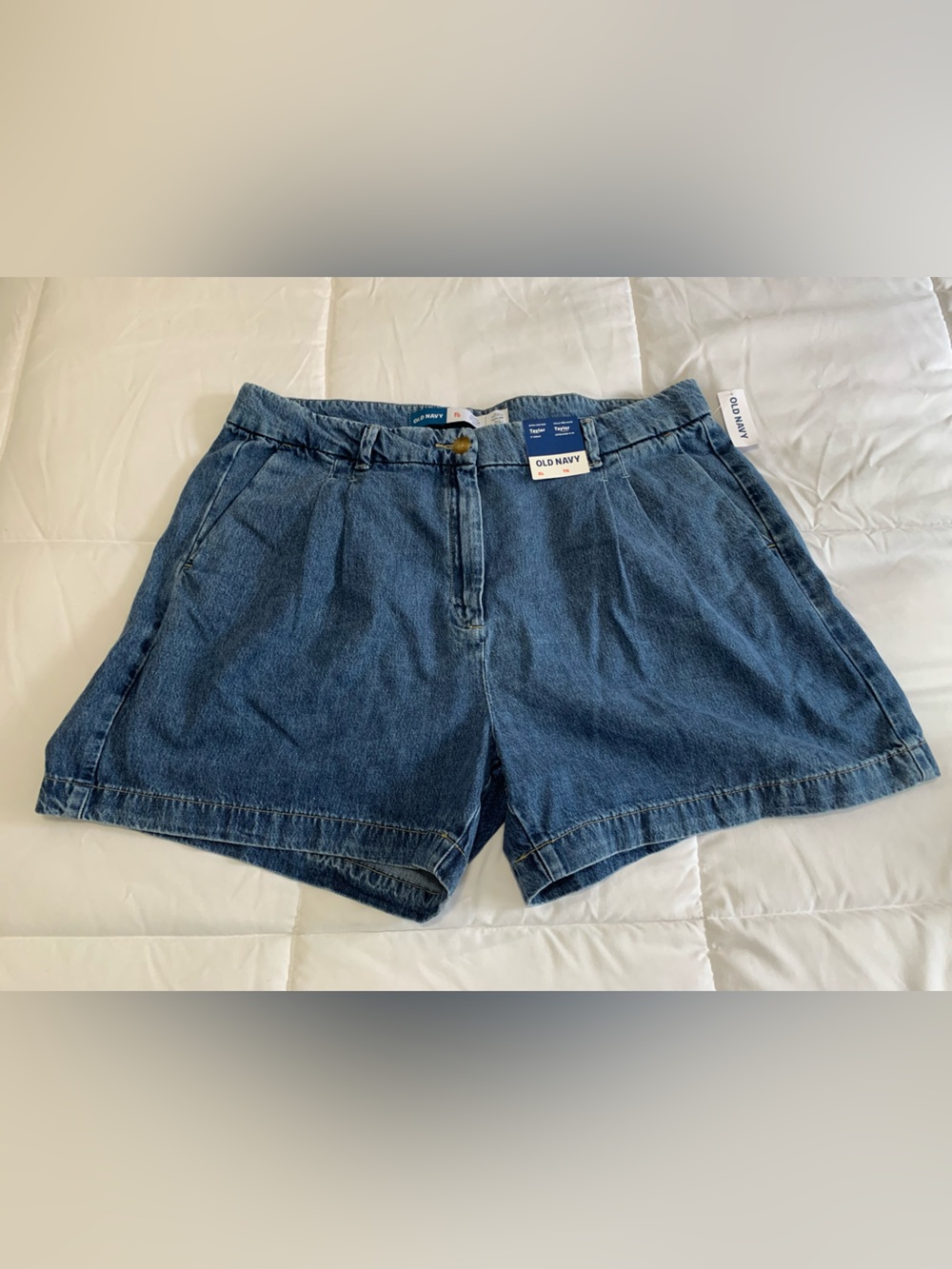New with tags OLD NAVY shorts womens size XL